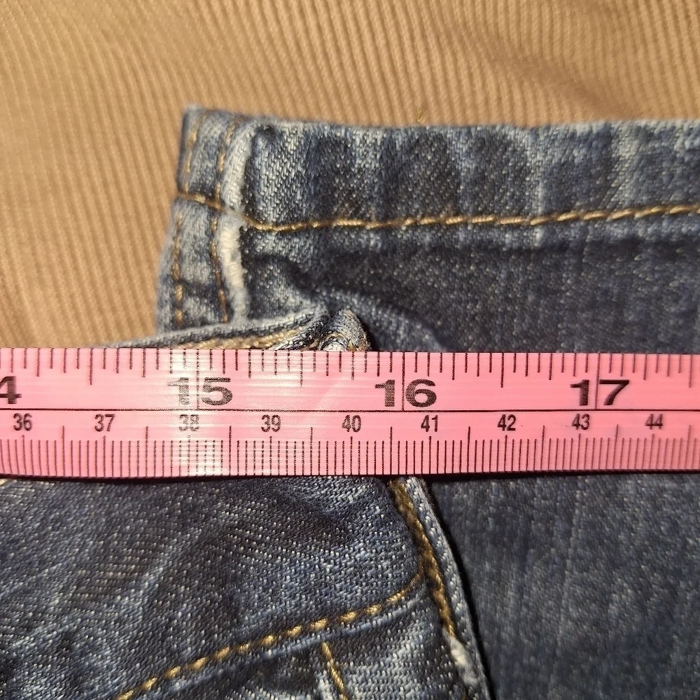 A bundle of 2 pairs of mens pants in a size 31x32. J.Crew corduroy, Levis denim